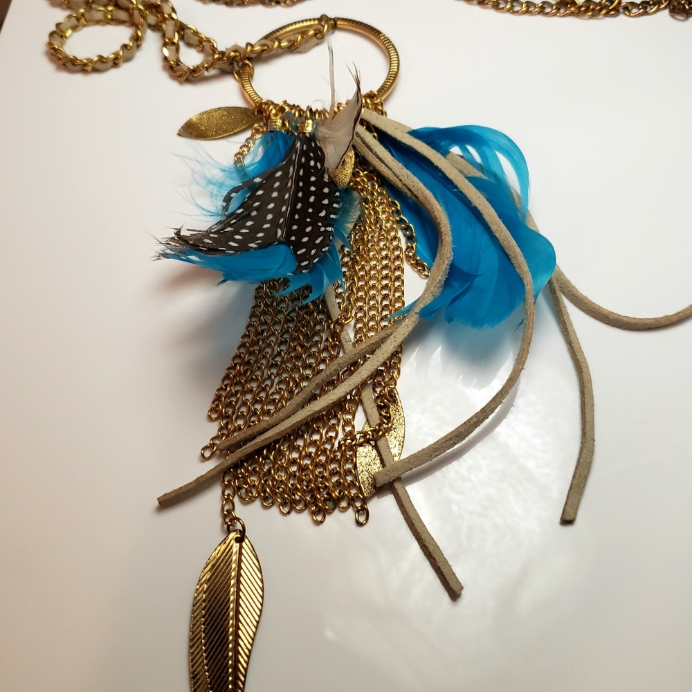 Blue feathered gold pendant drop necklace
